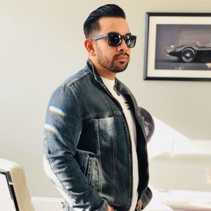 Meet your Posher, Johny